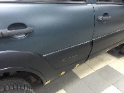 Нива Шевролет - установка накладок на двери и арок.